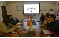 新疆海外客户来厂考察锂电池湘潭电机车