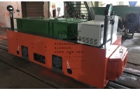 云南中国矿大定制的无人驾驶锂电蓄电池电机车发货