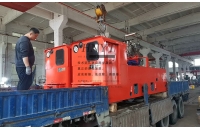 山西2台10吨架线式湘潭电机车发往云南