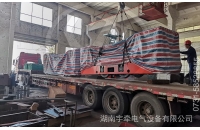 一批8吨双驾驶室湘潭电机车装车发货